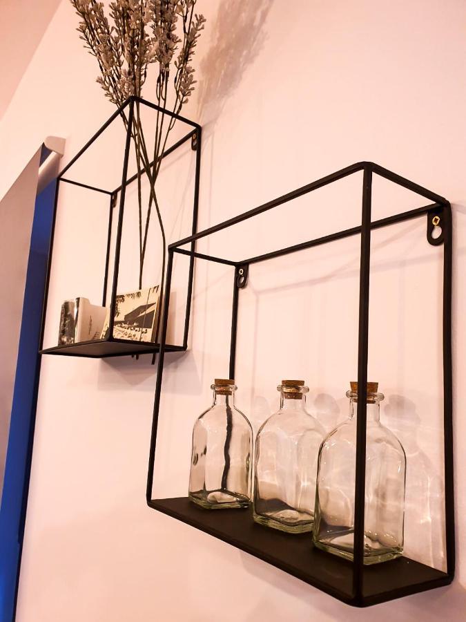 Urban Retreat: Industrial Chic 1Br Ap - Heart Of Bucharestアパートメント エクステリア 写真