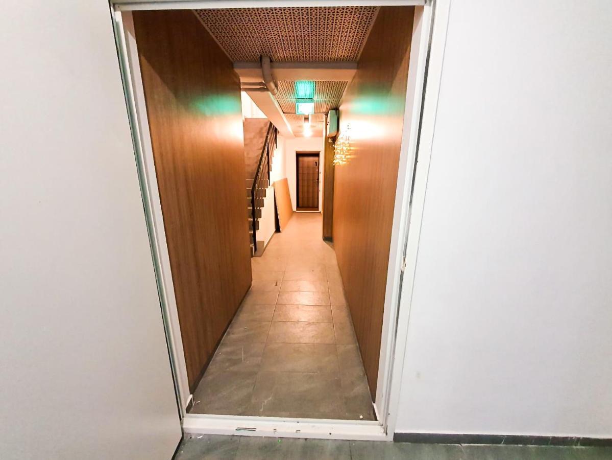 Urban Retreat: Industrial Chic 1Br Ap - Heart Of Bucharestアパートメント エクステリア 写真