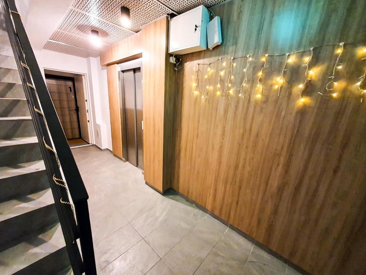 Urban Retreat: Industrial Chic 1Br Ap - Heart Of Bucharestアパートメント エクステリア 写真